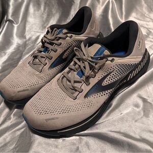 Brooks Men's Adrenaline GTS 22 Supportive Running Shoe (no insoles)
